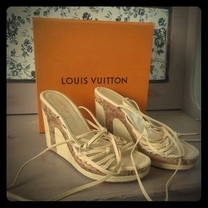 Louis Vuitton Snakeskin sandals size 7